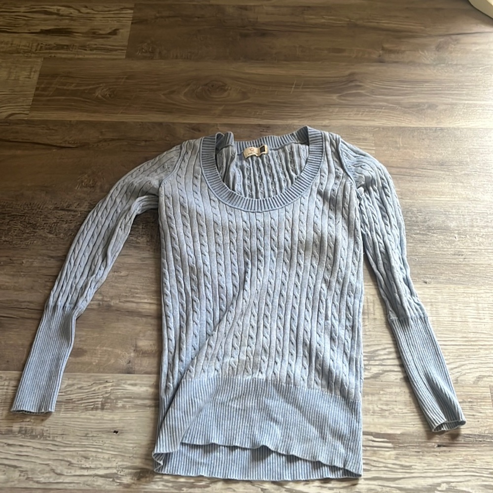 Super cute light weight sweater